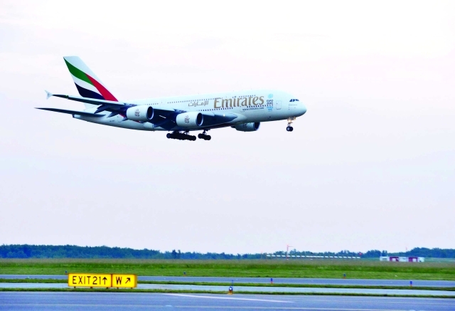 الصورة : إيرباص A380 تهيط في مطار فيينا حين قامت حينها برحلة لمرة واحدة