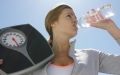 الصورة: الصورة: شرب الماء أسهل طريقة للتخلص من الوزن والسموم