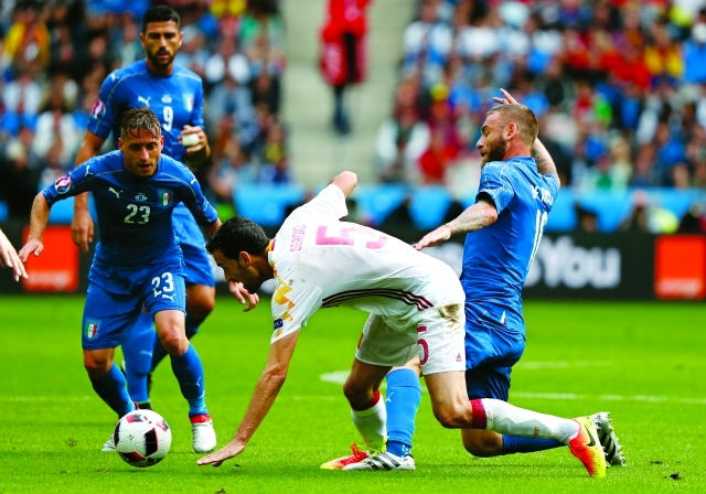 الصورة : ■ كلمات جياكيريني ألهمت إيطاليا أمام إسبانيا   |  رويترز