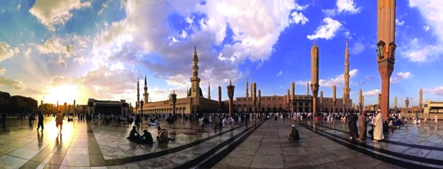 الصورة : «ساحات الحب والسلام» - المسجد النبوي بالمدينة المنورة - سامي العلبي «سوريا»