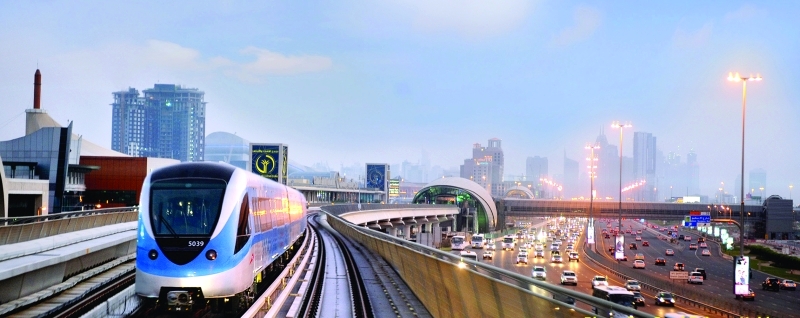 الصورة : ■ أكثر من 830 مليون راكب عدد مستخدمي مترو دبي منذ تشغيله ا  |  من المصدر