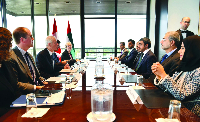 الصورة : ■ .. ويبحث مع وزير الخارجية الكندي تعزيز العلاقات بين البلدين