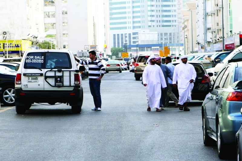 الصورة : ■ أسواق بيع المركبات المستعملة في الإمارات تشهد إقبالاً محلياً وإقليمياً  |  البيان