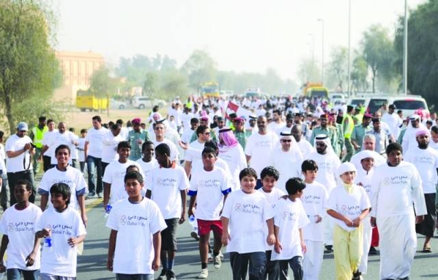الصورة : ■ من فعاليات المشي للصغار في دبي  |  البيان