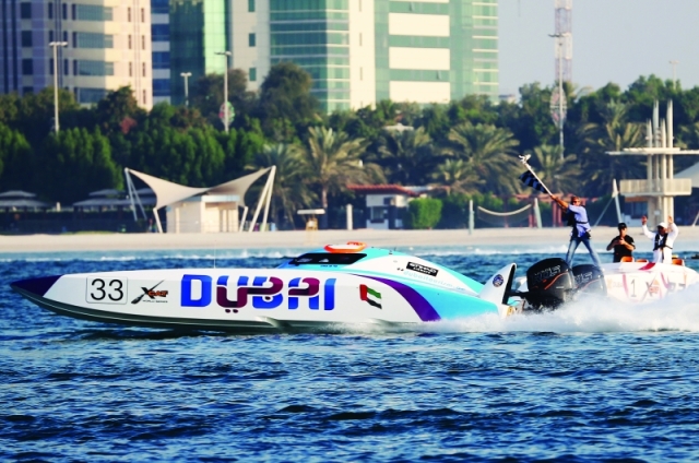الصورة : ■ القارب «دبي 33» الفائز بالجولة الأخيرة لمونديال الزوارق  |  البيان