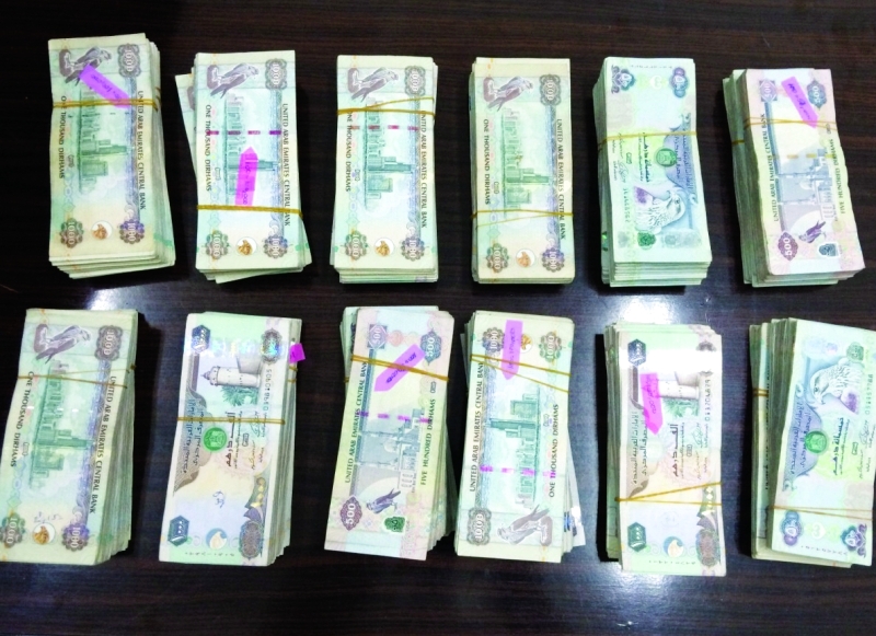 الصورة : الأموال المضبوطة في حوزة العصابة الأفريقية | من المصدر