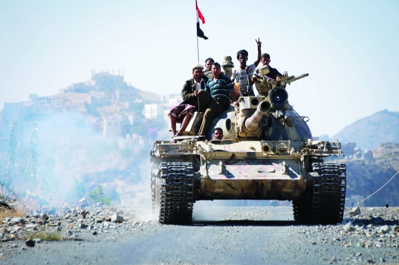 الصورة : الجماعات الإرهابية تلقت ضربات موجعة من قبل الجيش اليمني مدعوما بقوات التحالف وبمشاركة فاعلة للامارات | ارشيفية