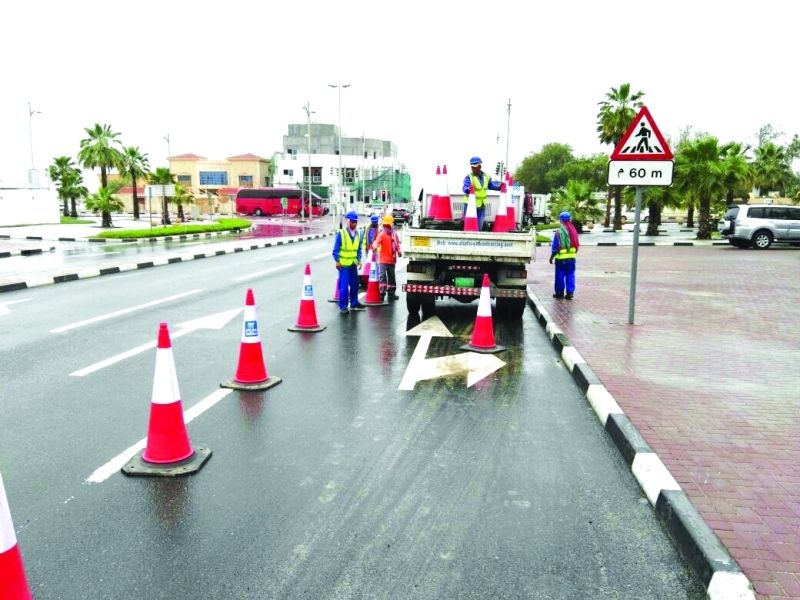 الصورة : جهود حثيثة للتعامل مع الأمطار في دبي