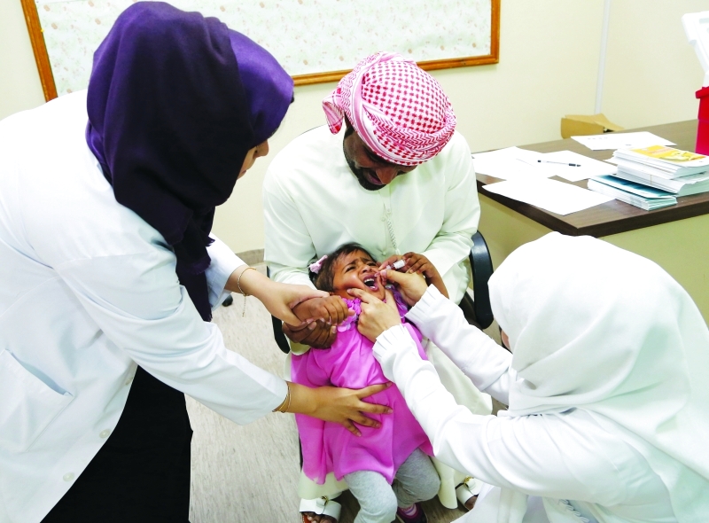 الصورة : حملات تطعيم إماراتية مستمرة لمحاربة شلل الأطفال عالمياً  |   أرشيفية