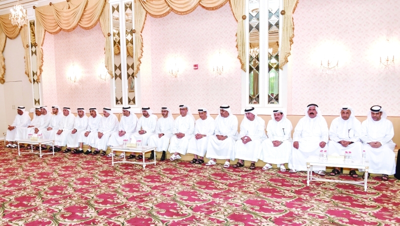 الصورة : عدد من السفراء ورؤساء البعثات الدبلوماسية خلال اللقاء