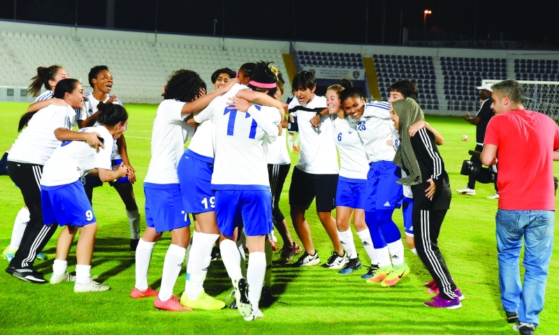 الصورة : ■ فرحة لاعبات فريق أبوظبي الرياضي