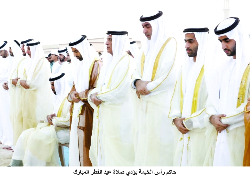 الصورة : ■ سعود بن صقر ومحمد بن سعود والشيوخ خلال صلاة العيد