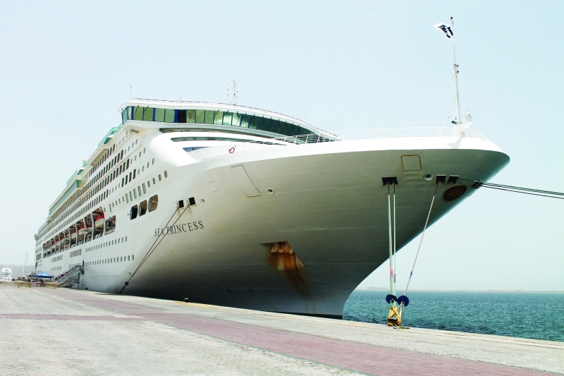 الصورة : السفينة السياحية «سي إس سي برنسيس» بميناء راشد ـــ البيان
