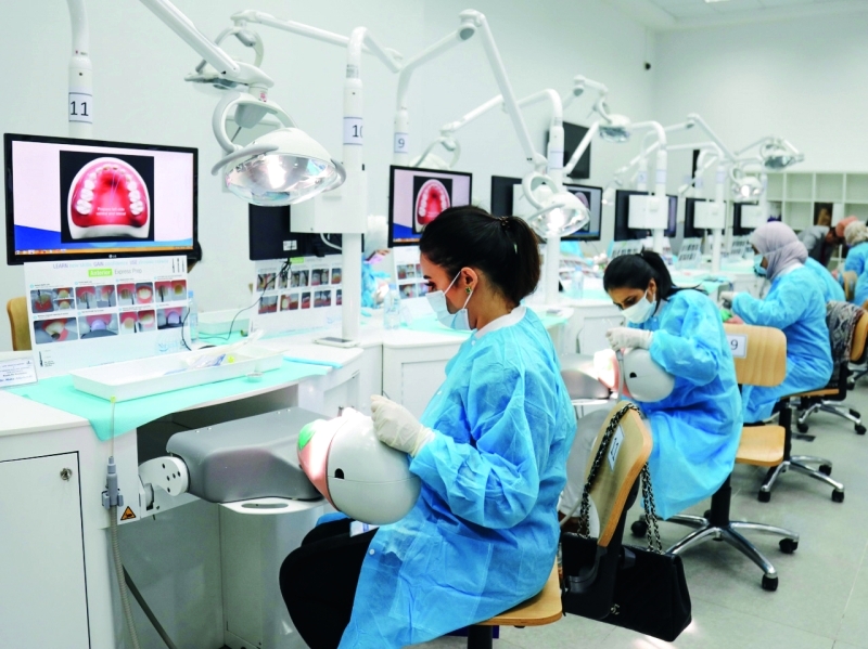 الصورة : كلية طب الأسنان في جامعة عجمان مزودة بأحدث الأجهزة | البيان