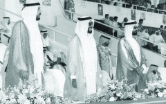 الصورة: الصورة: زايد والحكام وخليفة بن زايد ومحمد بن راشد   يشهدون احتفالات اليوم الوطني