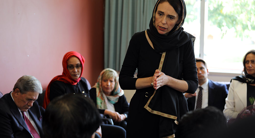 الصورة : رئيسة وزراء نيوزيلندا ترتدي الحجاب تضامنا مع الجالية المسلمة