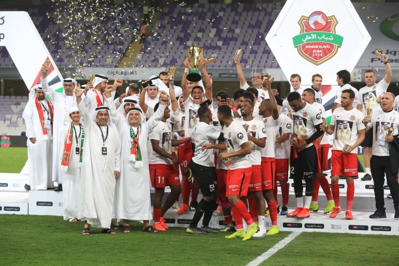 شباب الأهلي يهدي الكأس الغالية إلى محمد بن راشد الرياضي ملاعب الإمارات البيان