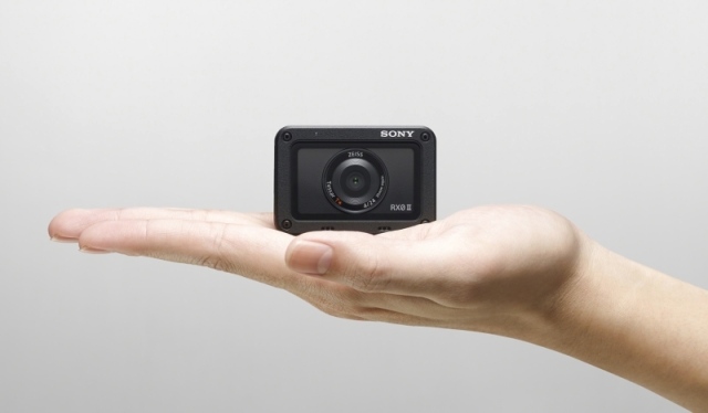 «سوني» تطلق أصغر كاميراتها في الإمارات - البيان