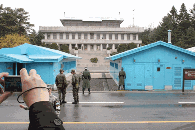 ترامب يلتقي كيم في المنطقة منزوعة السلاح ويريد دخول كوريا الشمالية - البيان