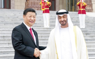 الصورة: الصورة: محمد بن زايد والرئيس الصيني: شراكة الإمارات والصين قوة لسلام وازدهار العالم