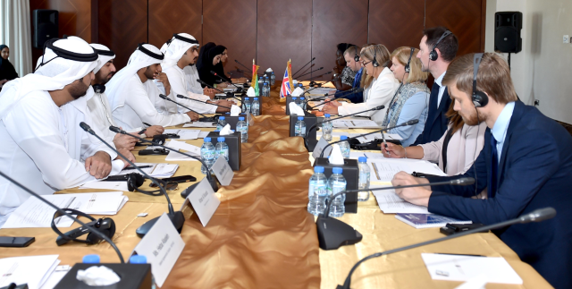اللجنة القنصلية السابعة الإماراتية البريطانية تعقد أعمالها في أبوظبي - البيان