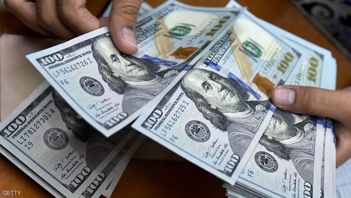 الدولار يواصل التراجع أمام الجنيه المصري البيان