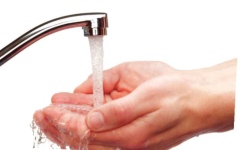 الصورة: الصورة: غسل اليدين أساس في الوقاية من الأمراض والتصدي لانتشار العدوى