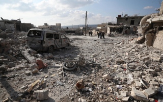 مقتل 19 مدنياً بقصف جوي في إدلب