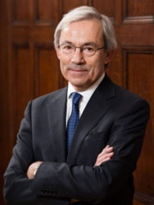 الصورة : كريستوفر بيساريدس - حائز على جائزة نوبل في علوم الاقتصاد وأستاذ الكرسي الملكي لعلوم الاقتصاد في كلية لندن للاقتصاد.
