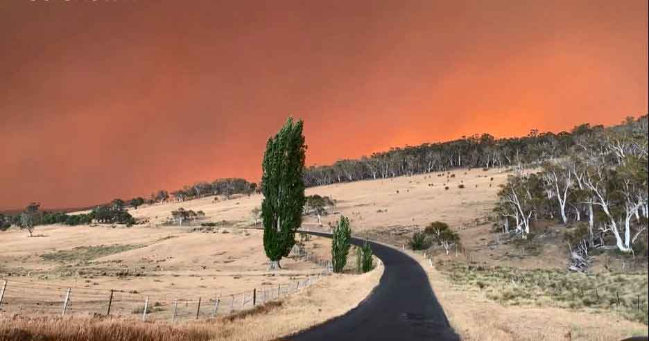 شاهد حرائق أستراليا تغي ر لون السماء البيان