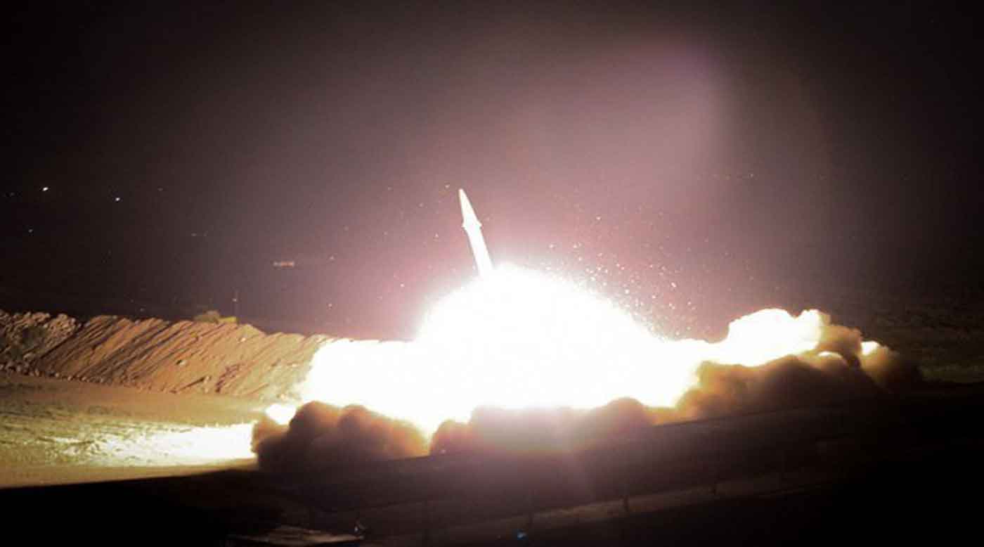 بالفيديو هجوم صاروخي إيراني على قاعدة جوي ة عراقية تضم جنودا