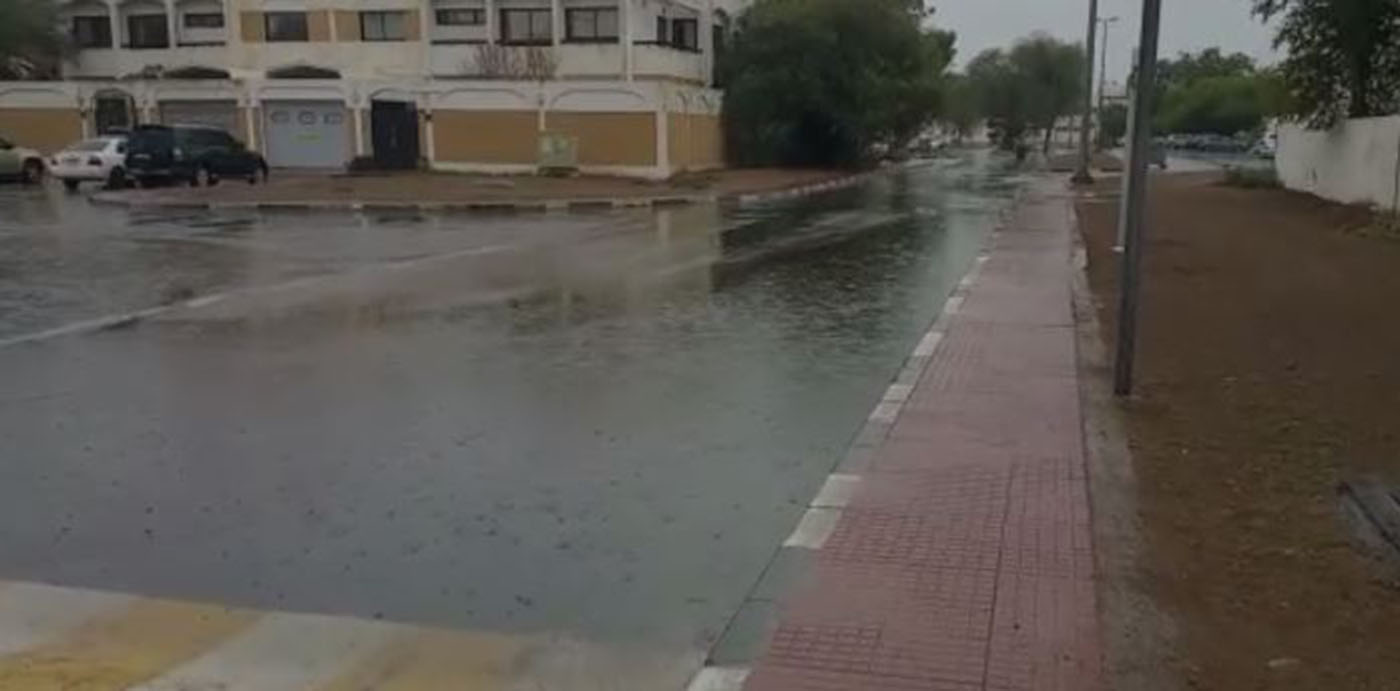استمرار هطول أمطار الخير على مدينة العين - عبر الإمارات ...