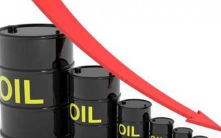 أسعار النفط إلى أدنى مستوياتها في أكثر من عام