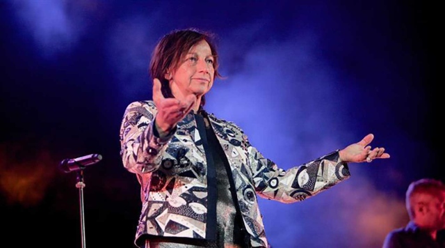 مغنية إيطالية تحيي حفلاً عبر انستغرام لمواجهة عزلة كورونا - البيان