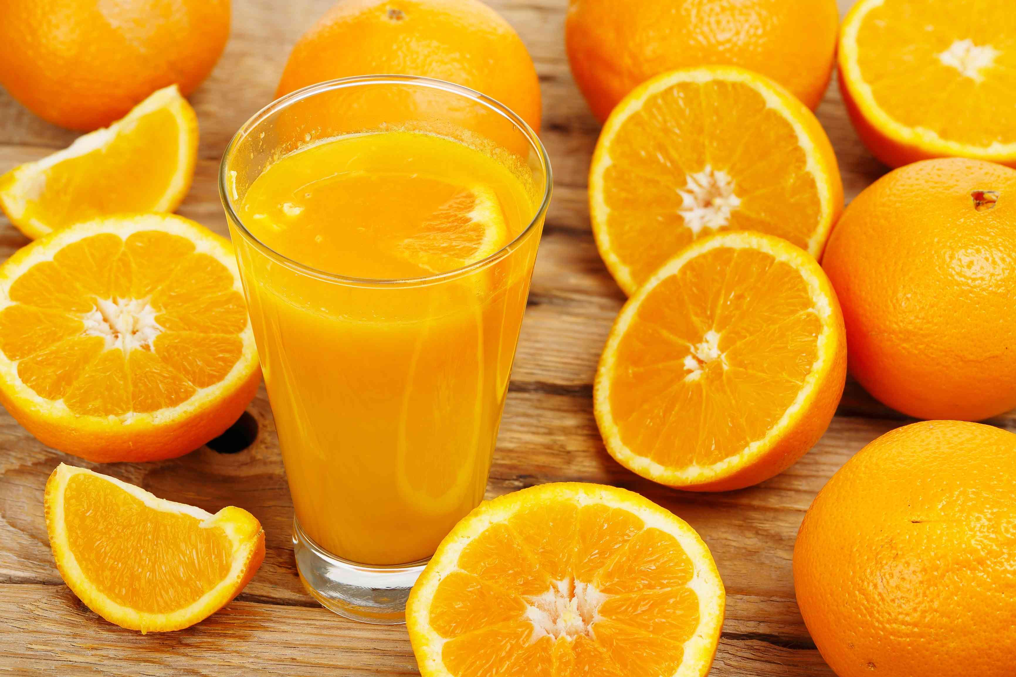 ماذا يحدث لجسمك عند شرب عصير البرتقال بانتظام؟ - البيان الصحي - حياة - البيان