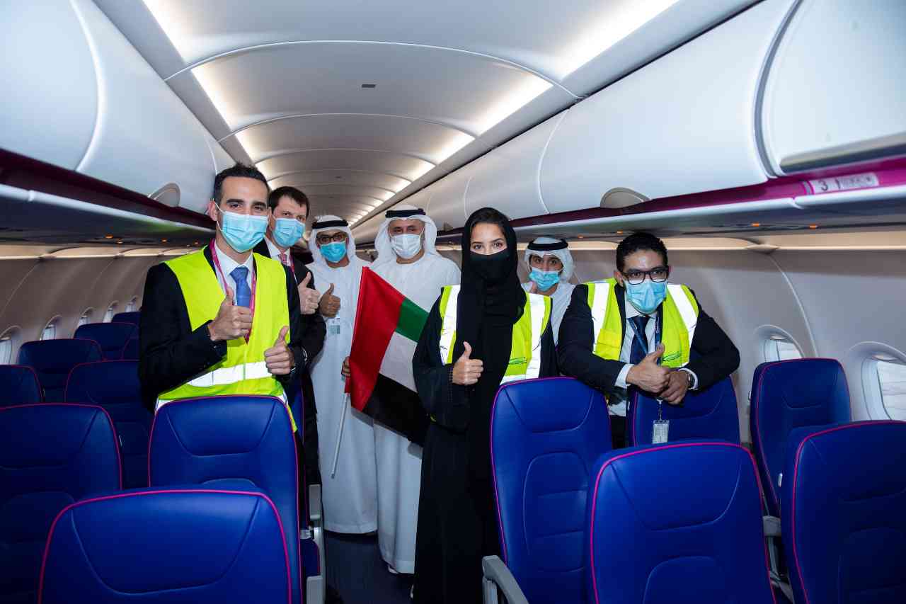 "ويز إير" تعلن وصول أولى طائراتها الحديثة إلى مطار أبوظبي - الاقتصادي ...