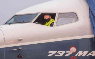رحلة تجريبية ناجحة لطائرة بوينغ 737 ماكس بقيادة رئيس "الطيران الأمريكية"