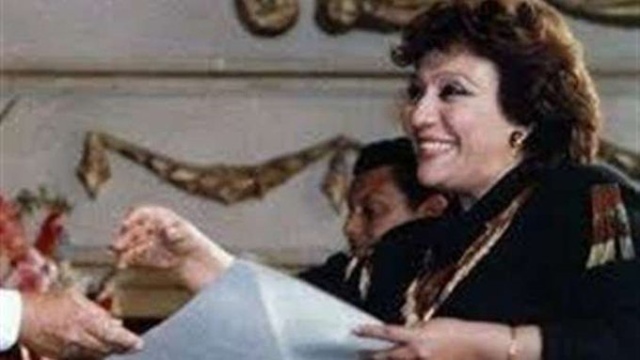 صورة وفاة الكاتبة المصرية كوثر هيكل زوجة الفنان أبو بكر عزت – فكر وفن – نجوم ومشاهير
