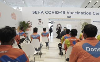 بالفيديو.. أكثر من 3300 سائق توصيل في «طلبات» يتلقون تطعيم كورونا