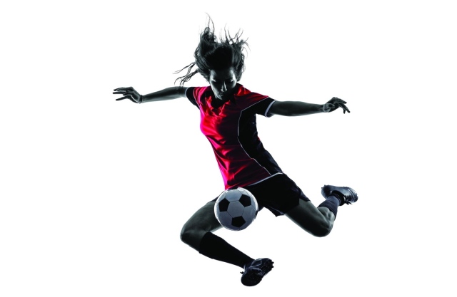 صورة كرة القدم النسائية.. العدالة الغائبة – الرياضي – ملاعب الإمارات