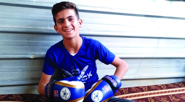 صورة طفل في مخيم الزعتري يتحدى المعاناة بالإبداع في الرياضة – العرب والعالم – البيان الانساني