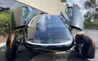 الصورة: الصورة: بكميات كبيرة وسعر مغرٍ.. أول سيارة تعمل بالطاقة الشمسية في الأسواق نهاية 2021
