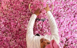 صور .. مدينة الورود في السعودية تزدهر في شهر رمضان