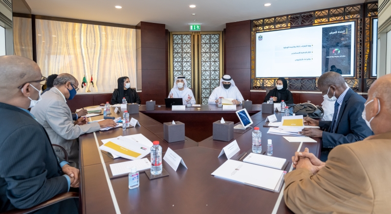 الصورة : خلال جلسة التعريف بمحاور نظام أداء حكومة الإمارات
