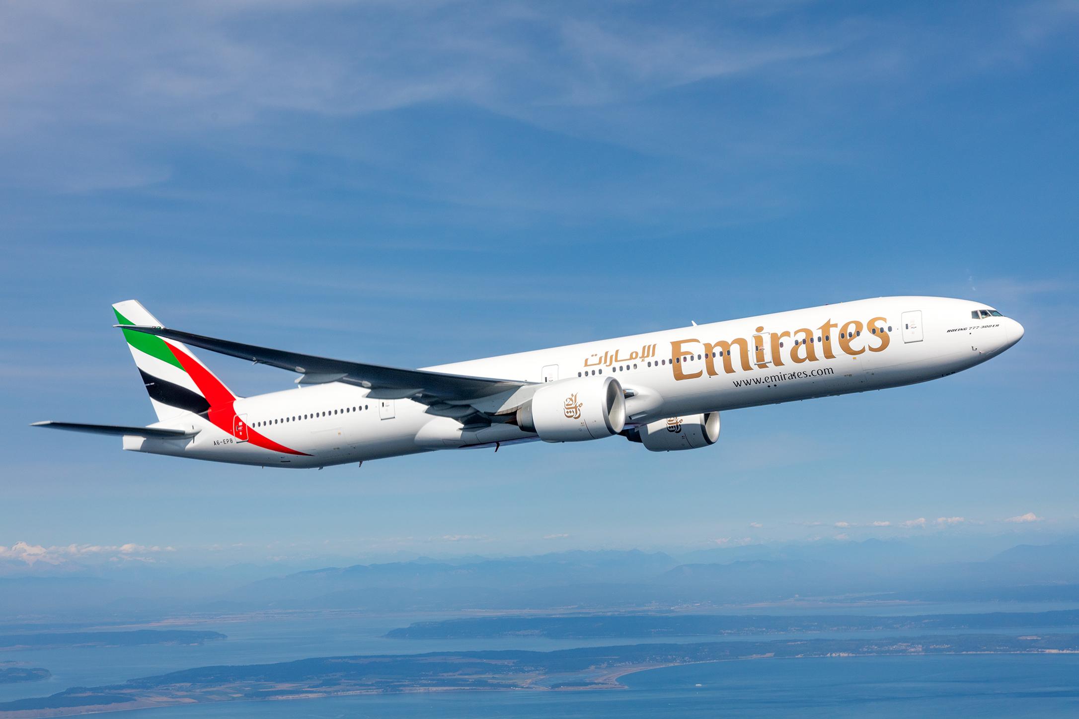صورة «طيران الإمارات» تشغّل 19 رحلة أسبوعياً إلى السعودية – الاقتصادي