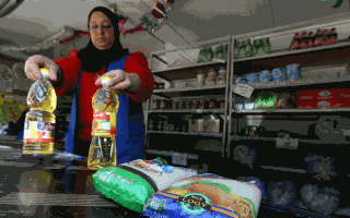 مصر تكشف حقيقة ارتفاع أسعار السلع التموينية والبنزين