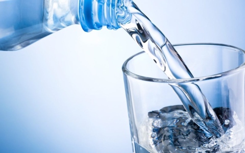 الصورة: الصورة: ماذا يحدث لجسمك إذا أهملت شرب الماء؟