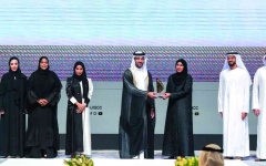 الصورة: الصورة: سلطان بن أحمد القاسمي يكرّم الفائزين بجائزة الشارقة للاتصال الحكومي