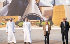 الصورة: الصورة: خالد بن محمد بن زايد يلتقي المهندس المعماري فرانك جيري ويزور موقع متحف جوجنهايم أبوظبي