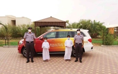 الصورة: الصورة: شرطة أبوظبي تُكرم أطفالاً عبّروا عن تقديرهم لدورها في توعية المجتمع